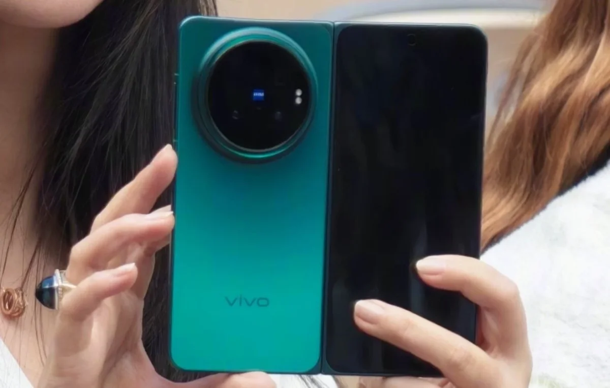 Vivo X Fold 6 Spotted in the Wild at French Open