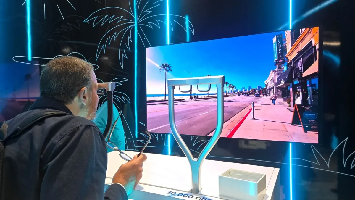 Samsung unveils 40,000-nit RGB OLEDoS microdisplay for XR devices
