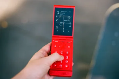 Light Flip 5G: Minimalist Clamshell Phone with 2.8-Inch OLED and Six Colors